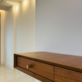 Detalhe de móvel em madeira